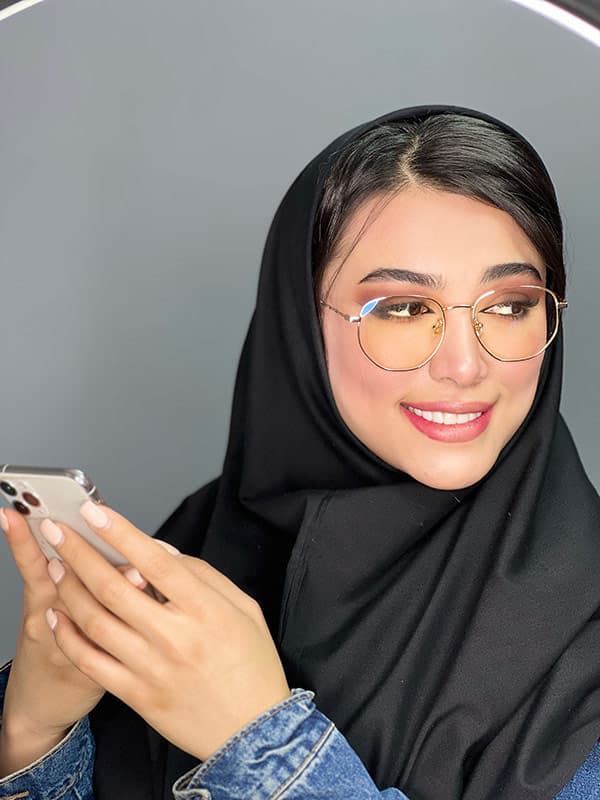 عینک طبی خاص زنانه چند ضلعی فندی رزگلد — تصویر ۳