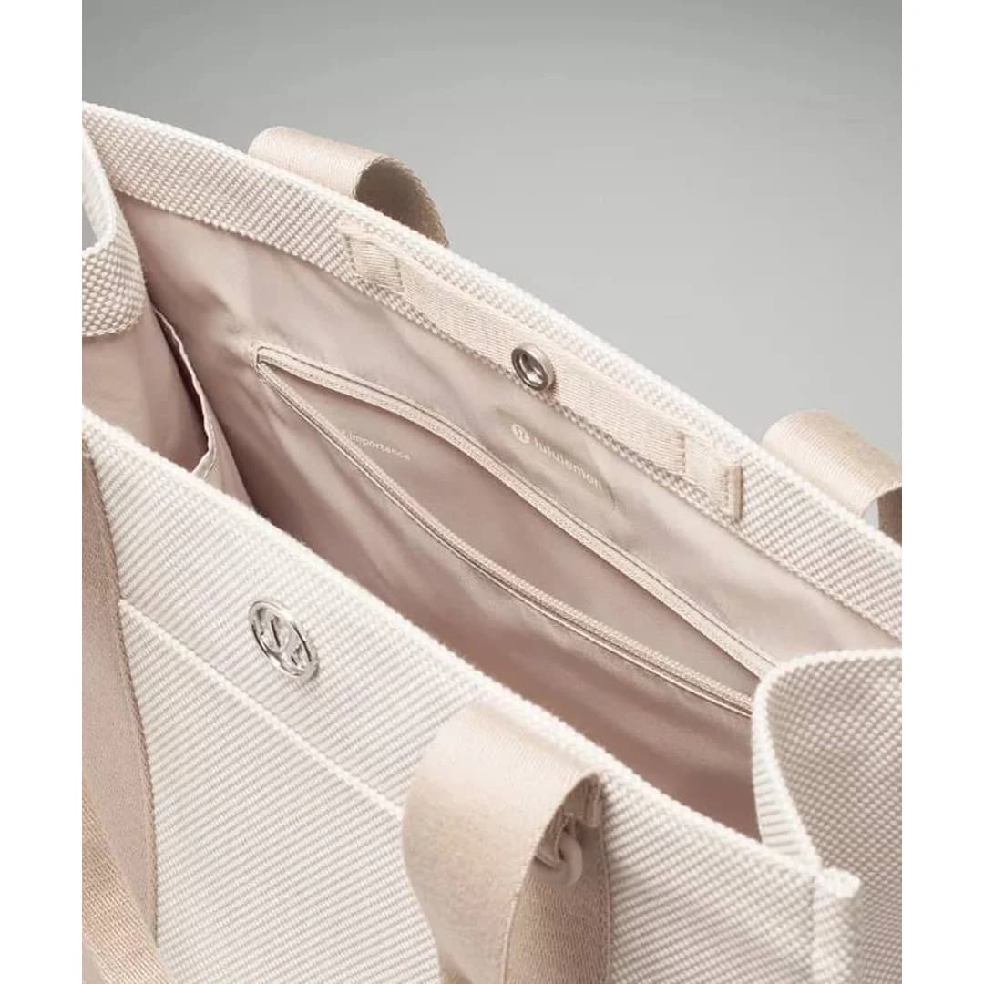 توت بگ لولولمون Two Tone Canvas Tote 10L — تصویر ۵
