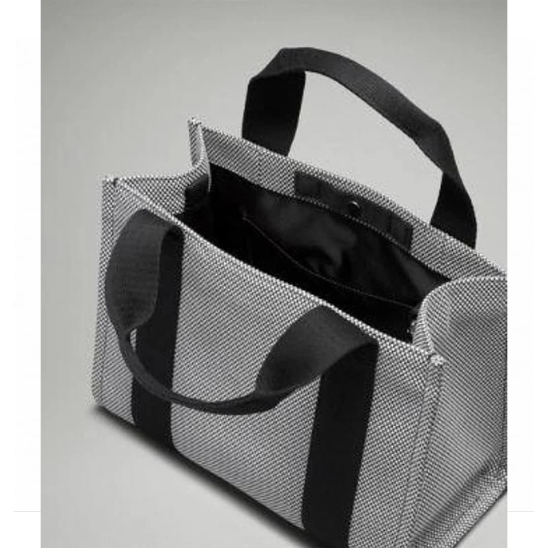 توت بگ لولولمون Two Tone Canvas Tote 10L — تصویر ۴