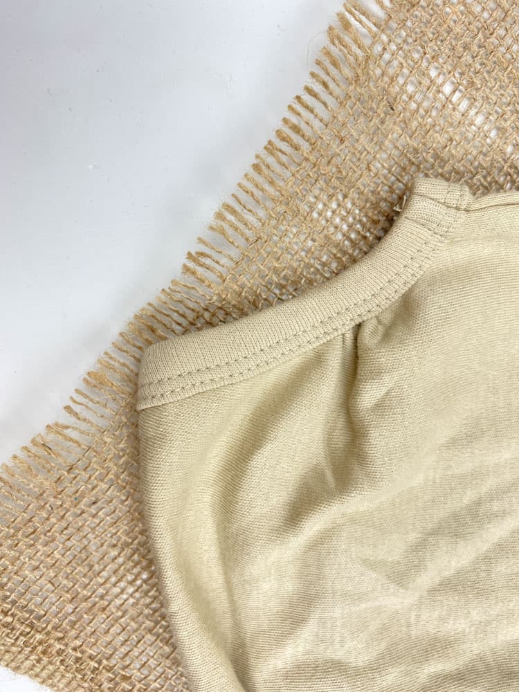 ایراد دار _ بادی نوزادی آستین کوتاه طرح سه تا تدی یقه گرد نسکافه ای رنگ – 0 تا 3 ماه — تصویر ۷