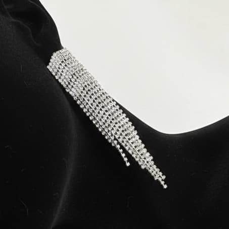 گوشواره زنانه جواهری طرح پرطرفدار پینترستی فول نگین کاری شده رنگ نقره ای مناسب مجلس و مهمانی آبکاری درجه یک نقره و رادیوم ضد حساسیت و رنگ کاملا ثابت کد zmc — تصویر ۳