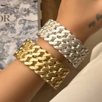 دستبند بنگل زنانه مینیمال طرح کارتیر Cartier دو لاین رنگ طلایی و نقره ای مناسب روزمره و مهمانی آبکاری درجه یک نقره و رادیوم ضد حساسیت رنگ ثابت کد zmc