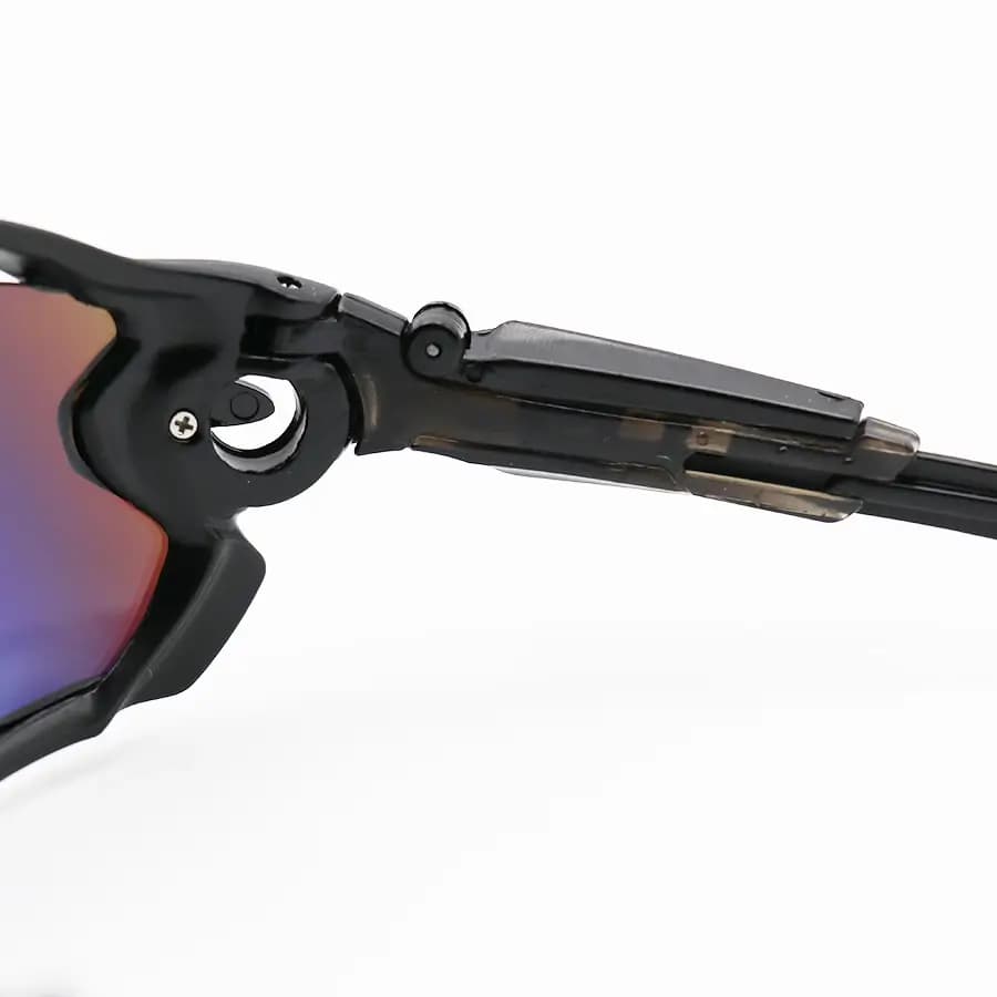 عینک ورزشی OAKLEY JAW با فریم رنگ مشکی مات، بیس دار، لنز جیوه‌ای و رنگ قرمز آتشی مدل OO9290 — تصویر ۵