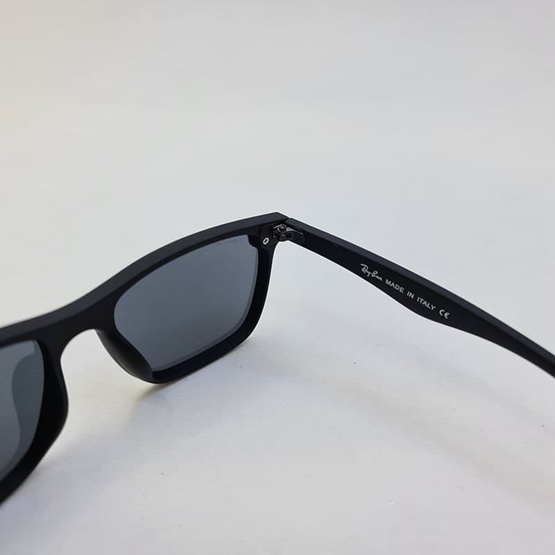 عینک آفتابی Ray-Ban با لنز آینه ای و فریم مشکی مات مدل 4487 — تصویر ۶