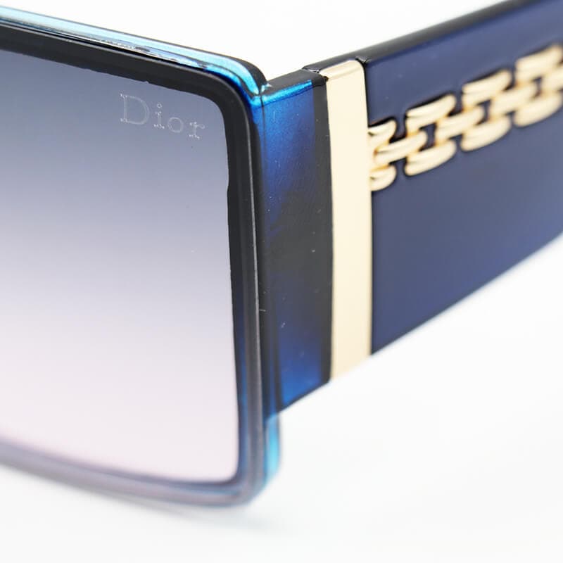 عینک آفتابی زنانه dior با فریم سورمه ای رنگ، مربعی شکل و دسته پهن مدل 5625 — تصویر ۵