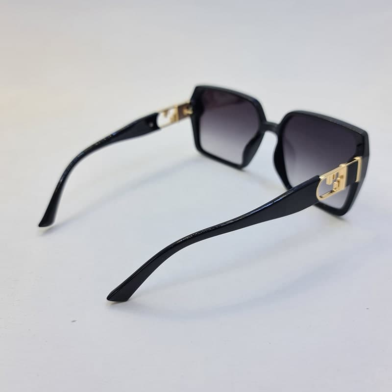 عینک آفتابی مربعی شکل Fendi با فریم مشکی و لنز دودی سایه روشن مدل 6063 — تصویر ۸