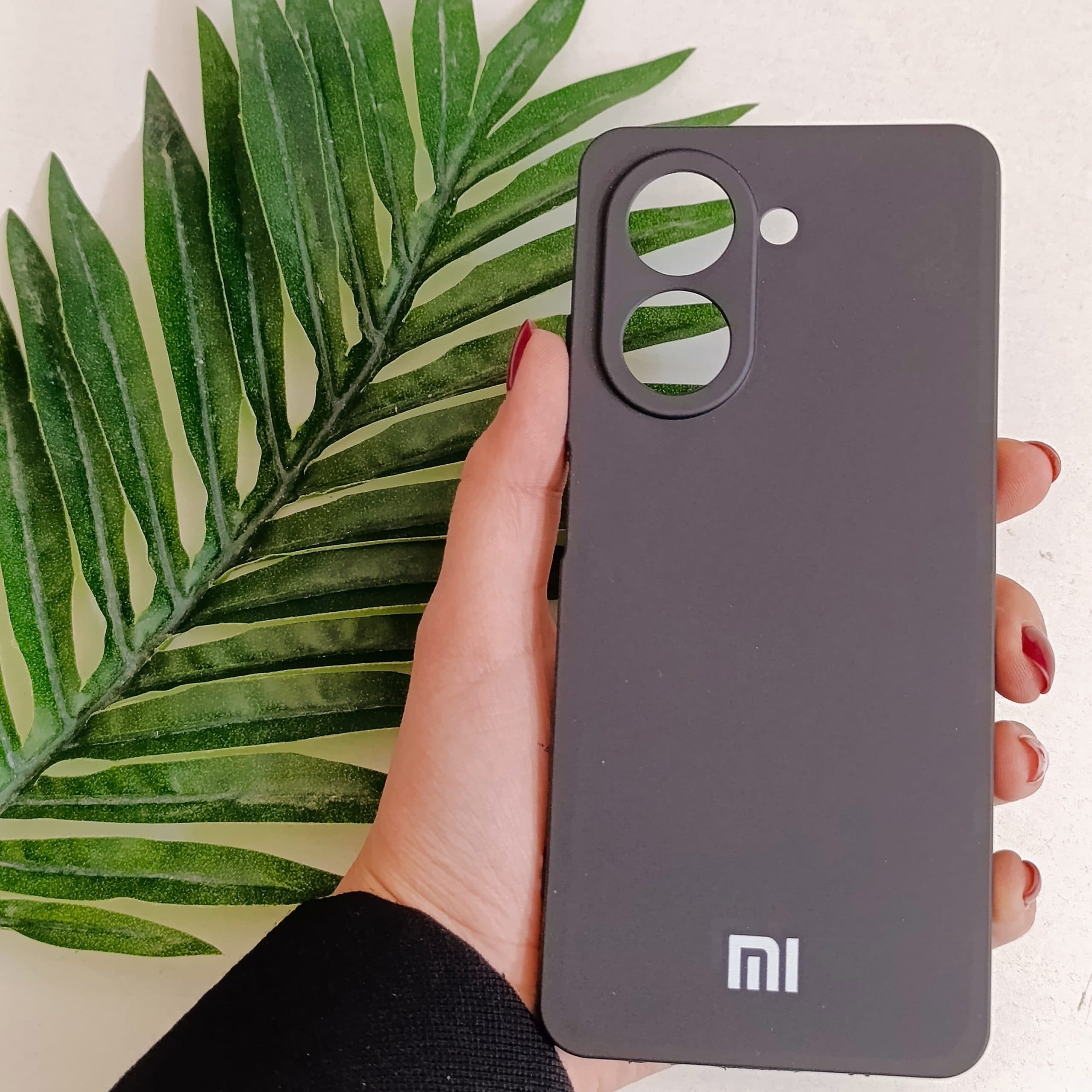 گارد گوشی Redmi A5 مدل سیلیکونی و دارای روکش داخلی رنگ مشکی قاب و کاور محافظ موبایل