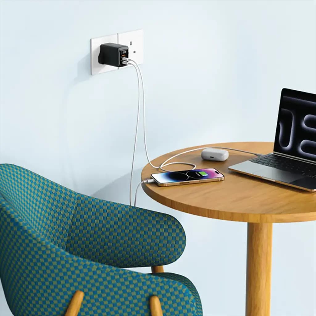 شارژر دیواری Porodo GaN 95W چند پورت با 2 USB-C و USB-A — تصویر ۲