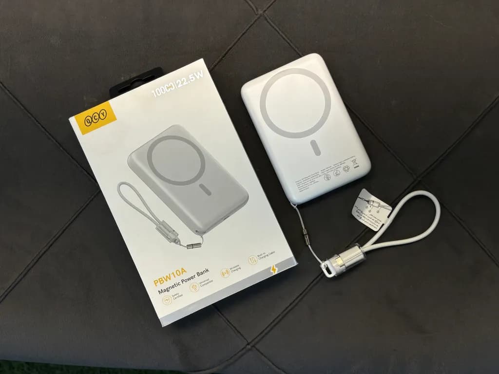 پاوربانک QCY PBW10A ظرفیت 10000mAh با شارژ بی‌سیم 15W — تصویر ۳