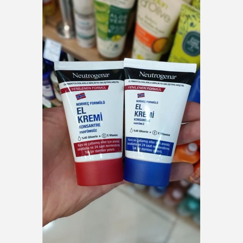 پک مرطوب کننده دست 75 میل به همراه بالم لب SPF20 نوتروژینا کد 1858 — تصویر ۳