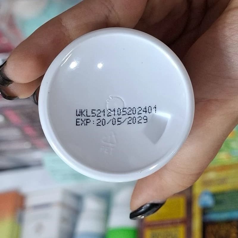 اسپری سفید کننده شیر الاغ حجم 180ml وکالی کد 1747 — تصویر ۴