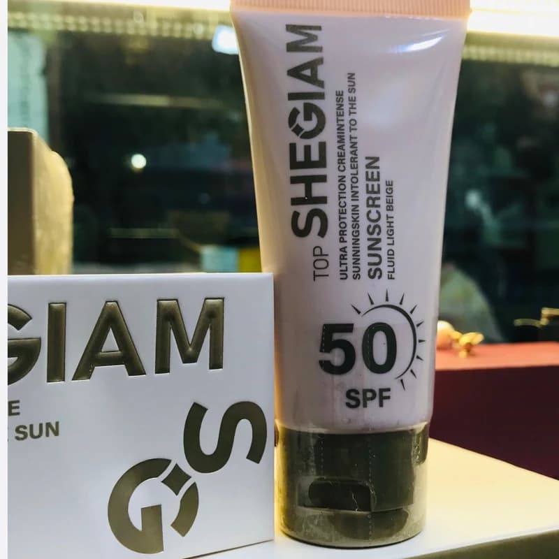 کرم ضد آفتاب رنگی و بی‌ رنگ spf50 کد 1742 — تصویر ۳