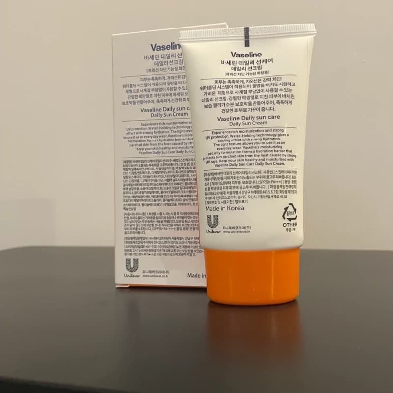 کرم ضد آفتاب آبرسان دیلی سان SPF 50 حجم ۵۰ میلی وازلین کد 1740 — تصویر ۲