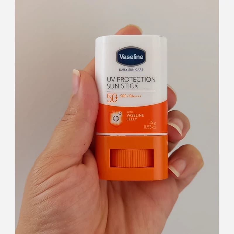ضد آفتاب استیکی دیلی سان +50 SPF وزن 15 گرم وازلین کد 1725 — تصویر ۲