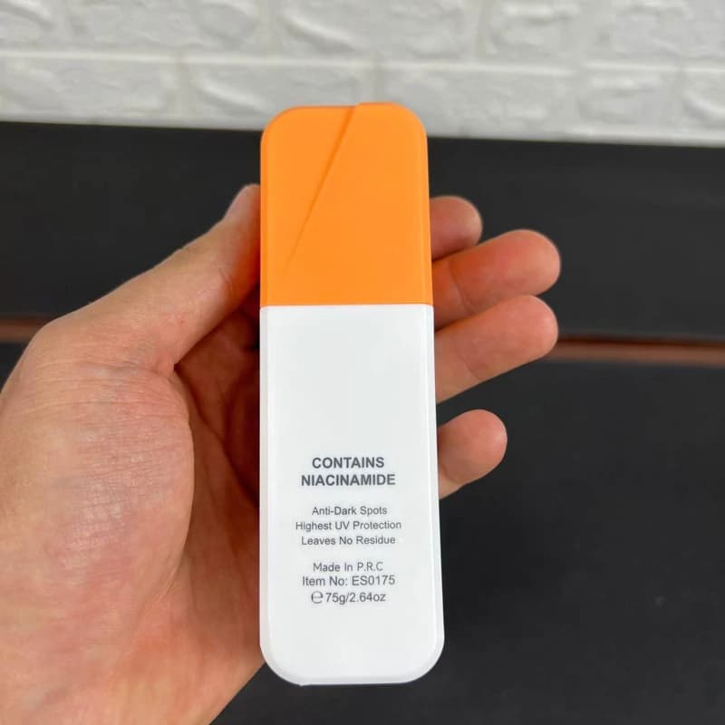 لوسیون ضد آفتاب روشن کننده و جوانساز استلین SPF 50 حجم 75 گرم کد 1724 — تصویر ۳