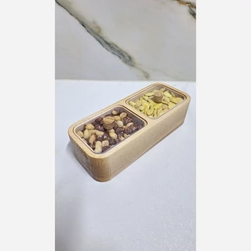 آجیل خوری دوتایی