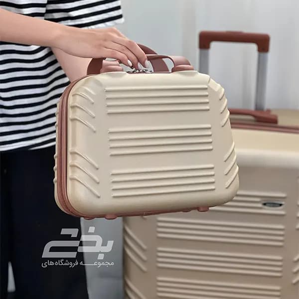 چمدان مدل آرایشی — تصویر ۸