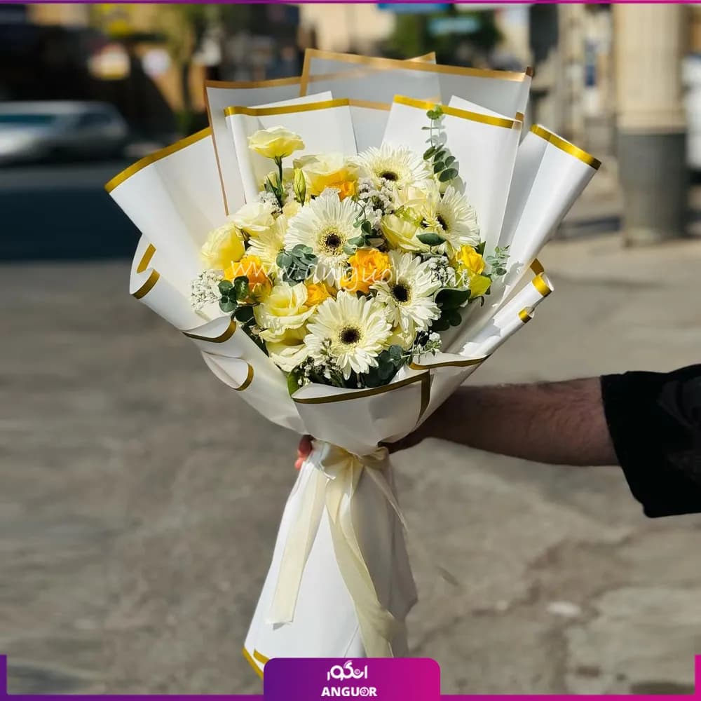 دسته گل ژربرا و لیسیانتوس