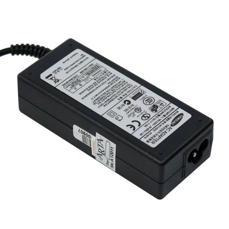 شارژر لپ تاپ Samsung 19V 3.16A — تصویر ۴