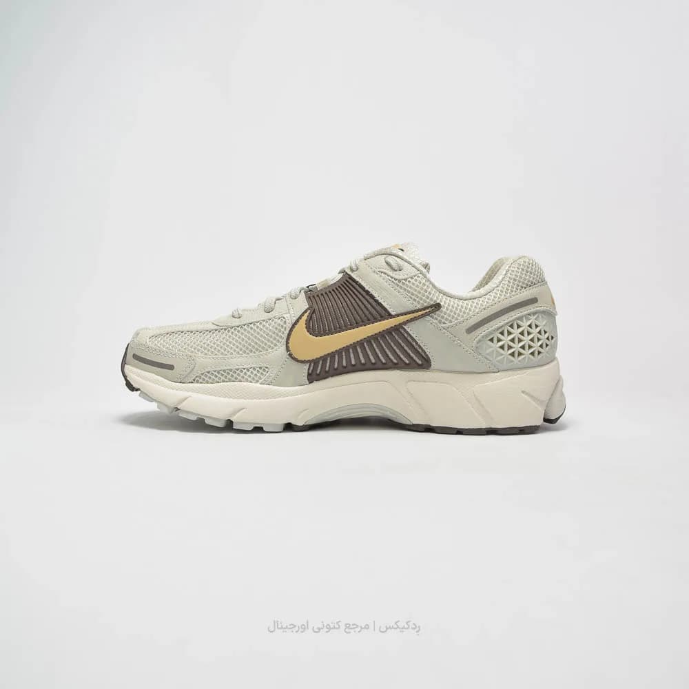 کتونی Nike مدل Zoom Vomero 5 – HM9657-001 — تصویر ۲