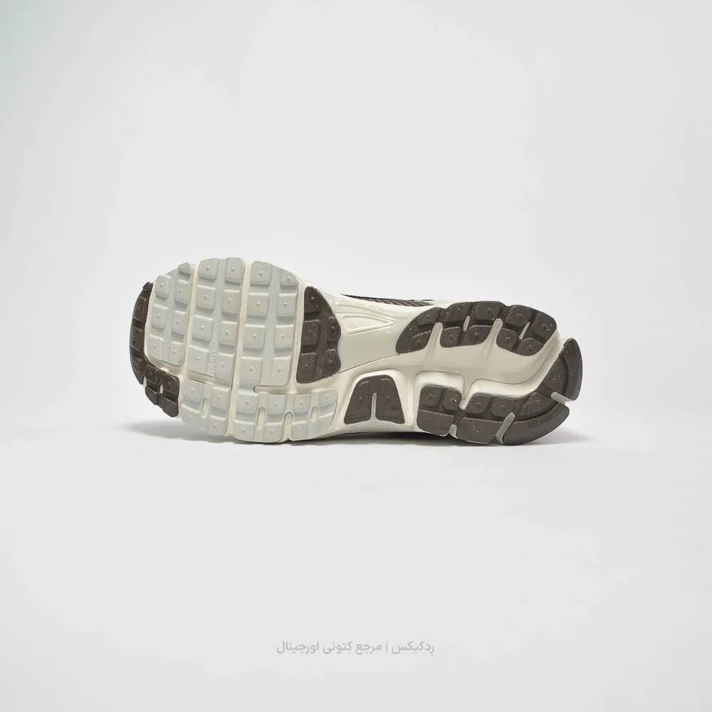 کتونی Nike مدل Zoom Vomero 5 – HM9657-001 — تصویر ۸