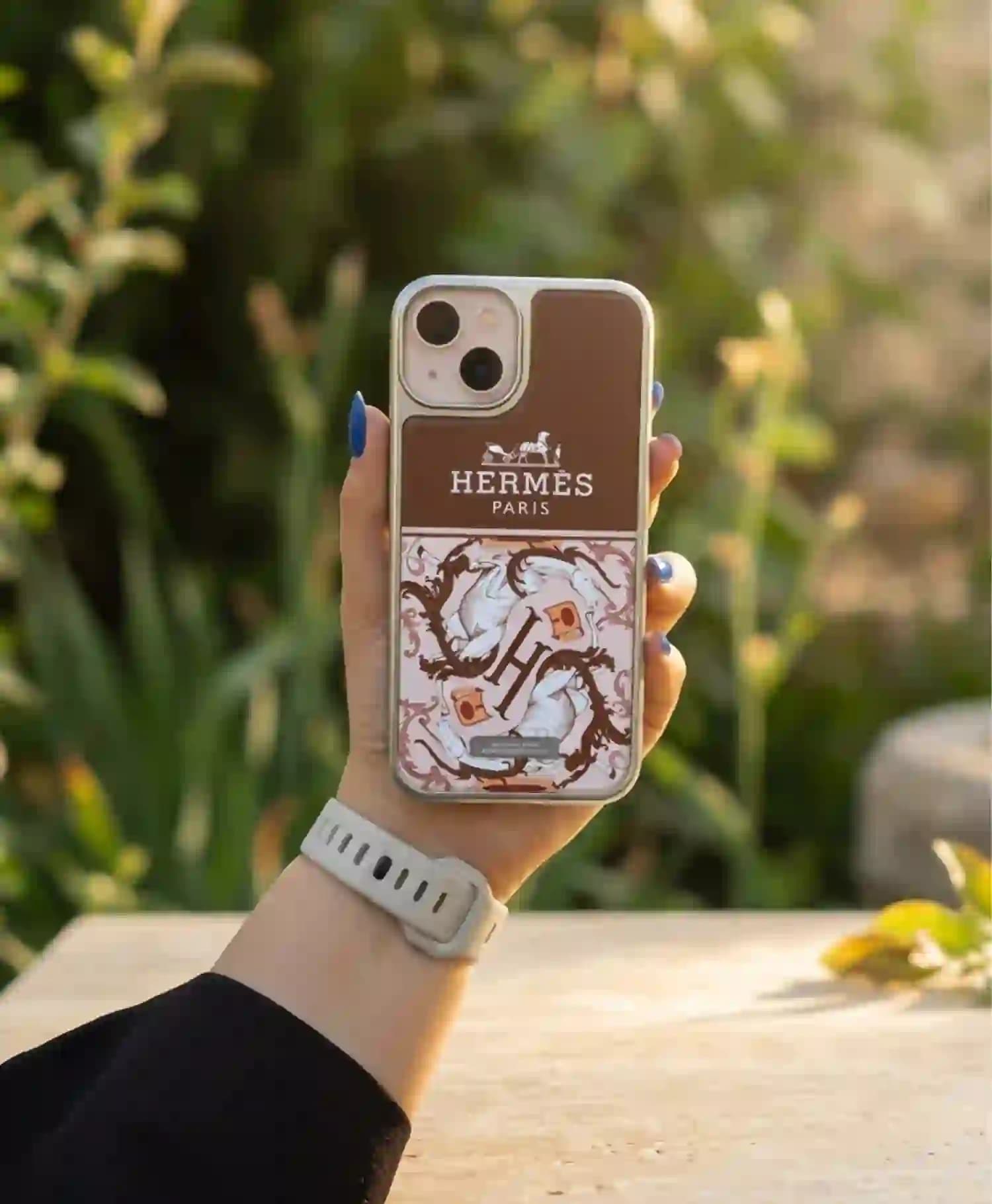 قاب طرح دار فانتزی Hermes گوشی موبایل Iphone 13 — تصویر ۳
