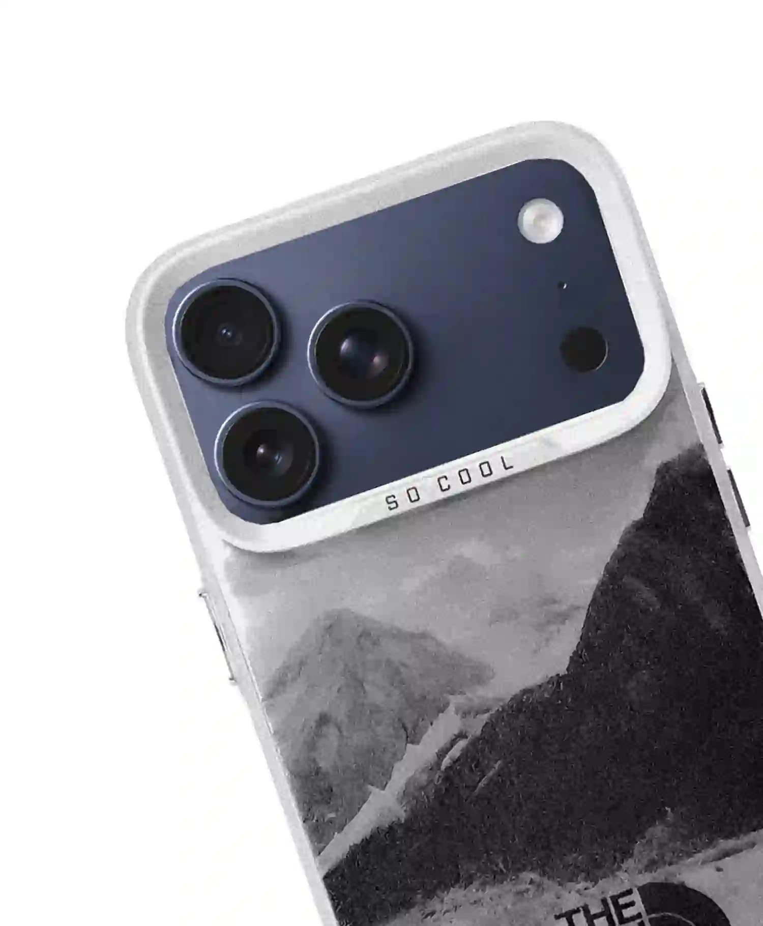 قاب فانتزی So Cool طرح نورث فیس گوشی موبایل Iphone 17 Pro Max — تصویر ۲