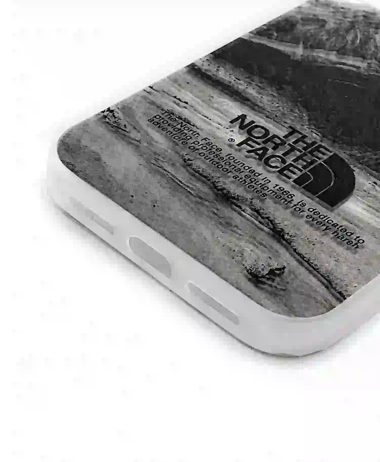 قاب فانتزی So Cool طرح نورث فیس گوشی موبایل Iphone 17 Pro Max — تصویر ۳