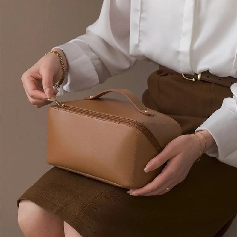 کیف آرایش چرم لاکچری وارداتی — تصویر ۲