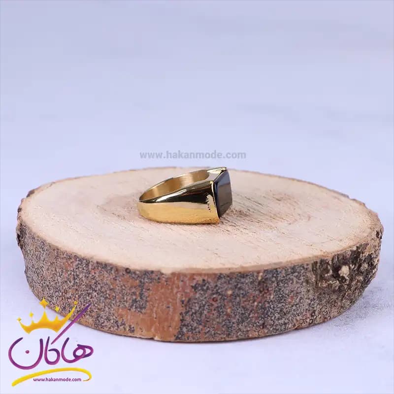 انگشتر استیل مردانه طلایی سنگ مشکی st36036 — تصویر ۲
