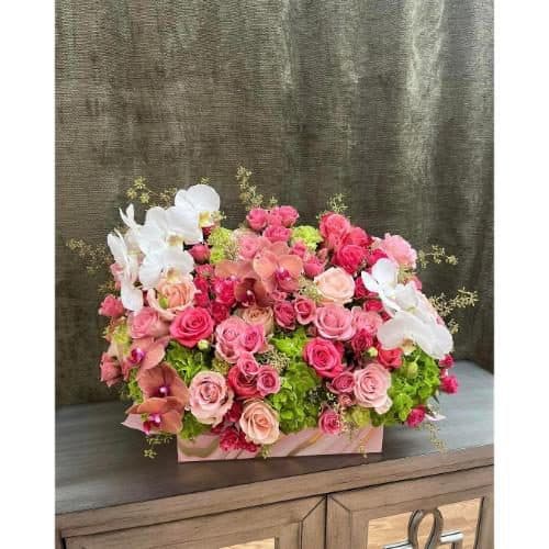 ارسال فوری گل برای ازمایشگاه پارسیان جمالزاده شمالی 6637