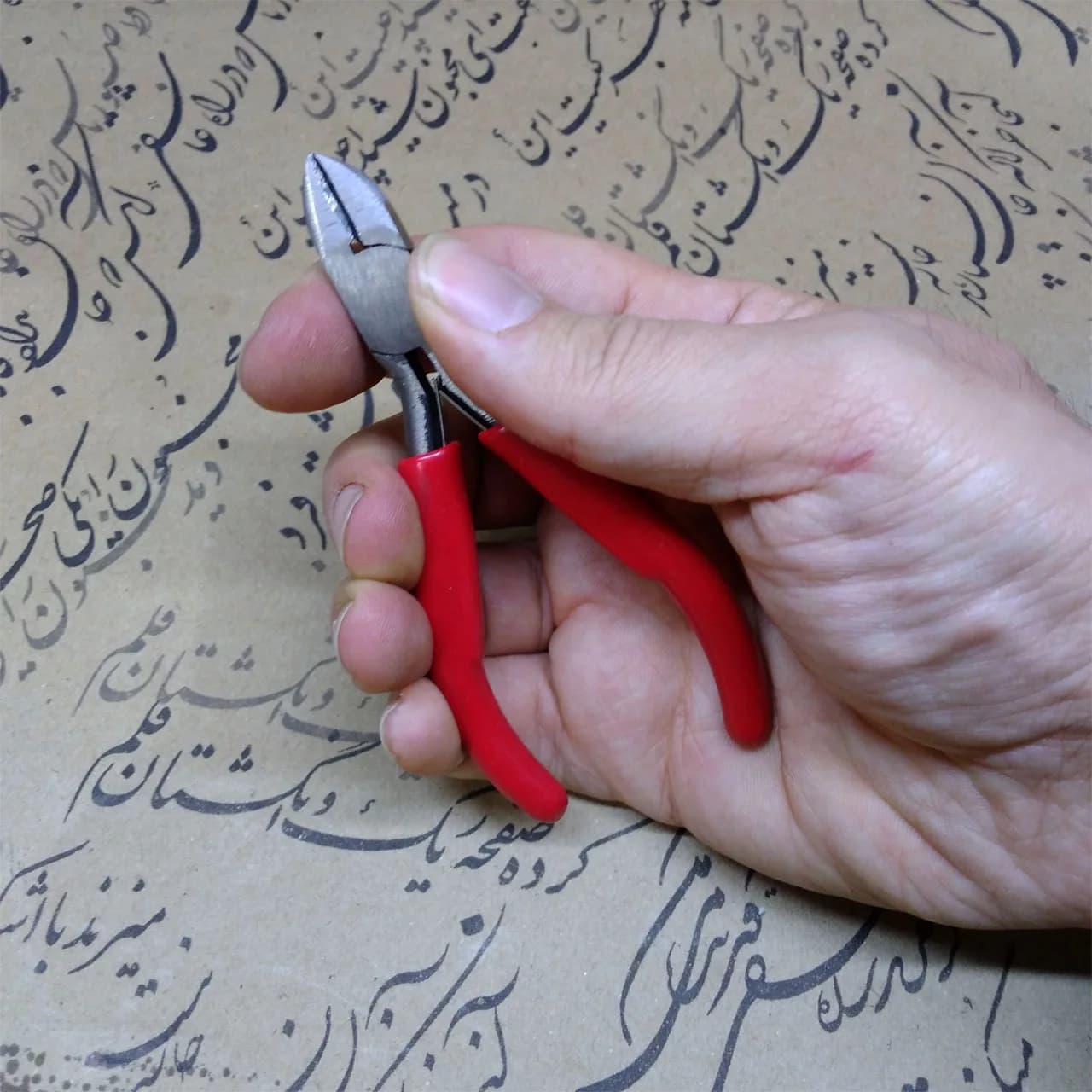انبر سیم چین وی اس مدل الکترونیکی سایز 4.5 اینچ — تصویر ۳