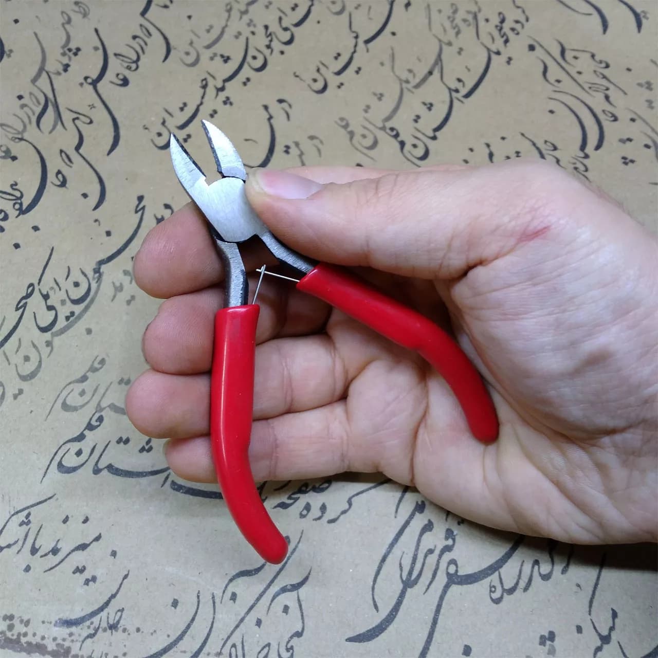 انبر سیم چین وی اس مدل الکترونیکی سایز 4.5 اینچ — تصویر ۲