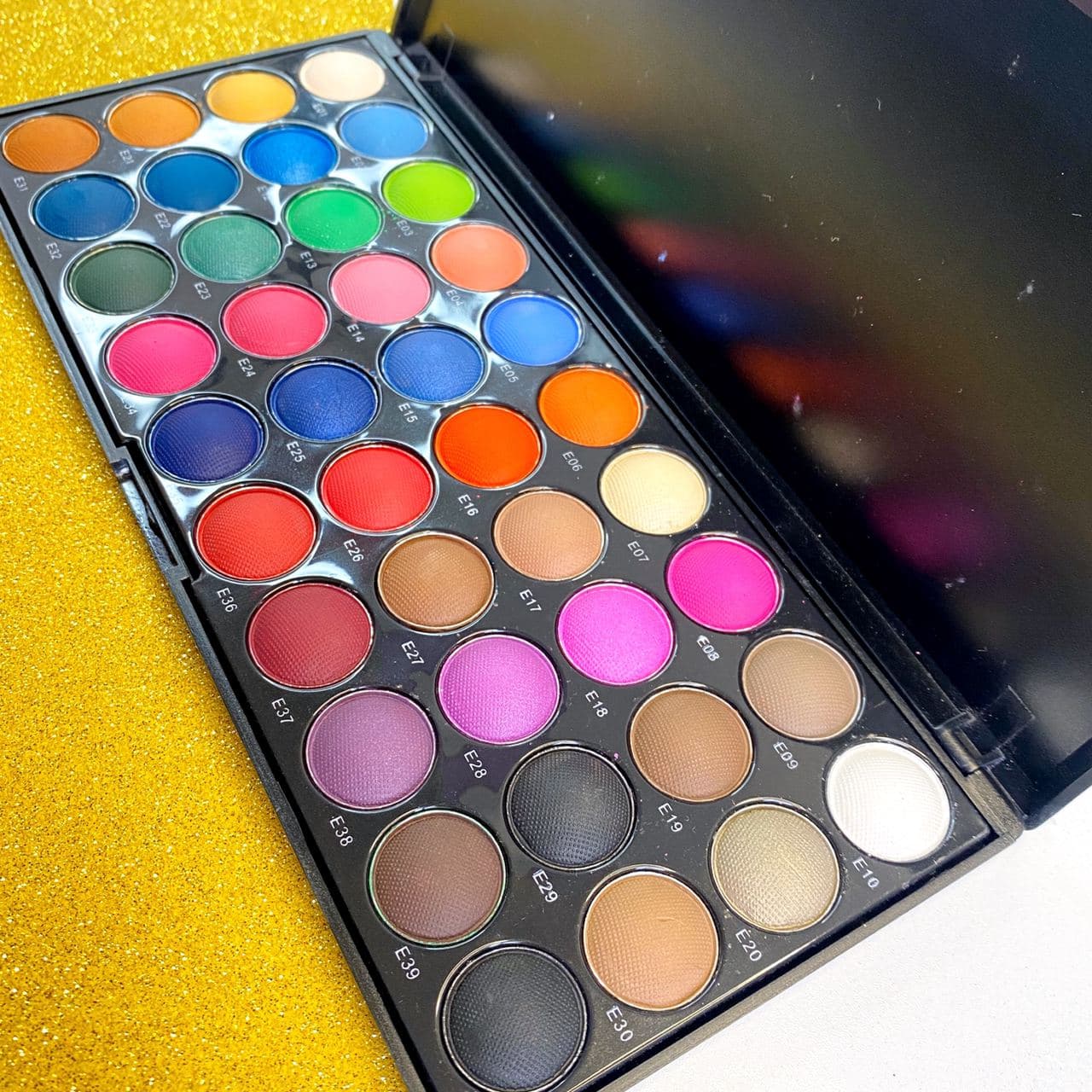 سایه چشم 40 رنگ دنی — تصویر ۳