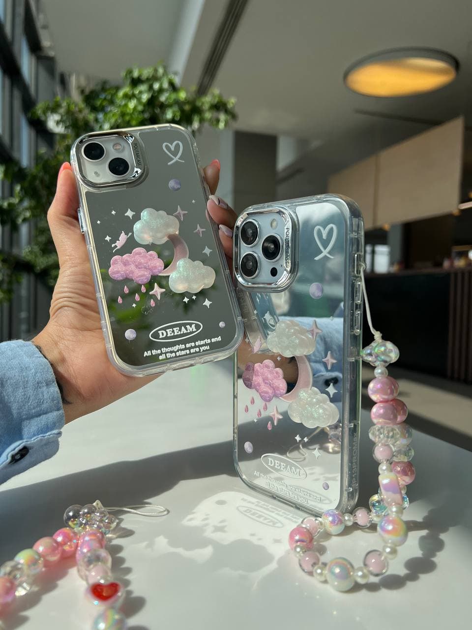 قاب آیفون ابر 3D آینه ای همراه با بند مرواریدی — تصویر ۴
