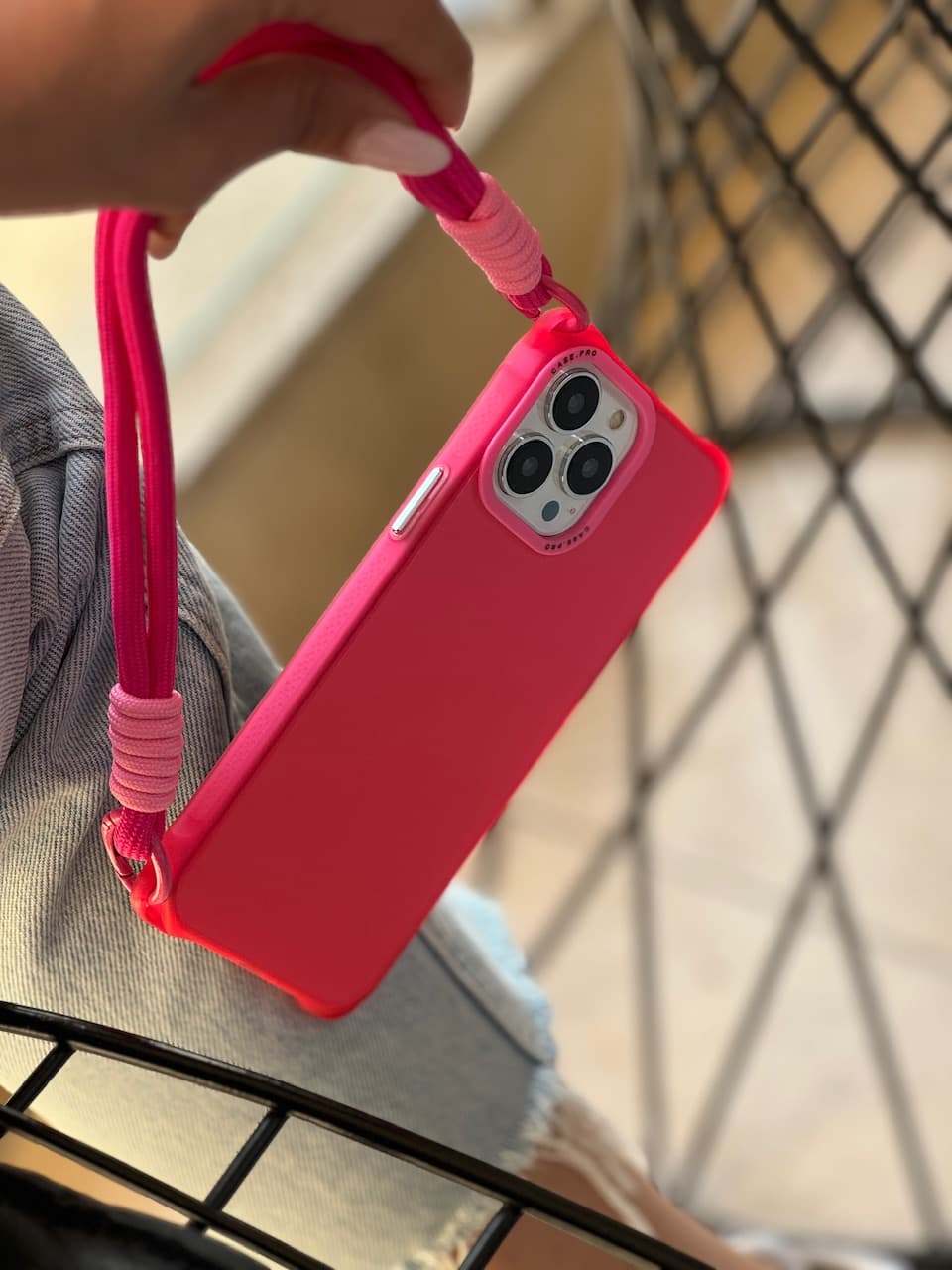قاب آیفون کیس پرو قلاب دار بند کوتاه — تصویر ۷