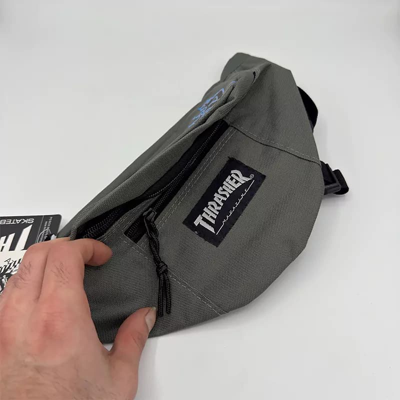 بادی بگ یا کیف ترشر Thrasher مدل کج استایل طوسی — تصویر ۲