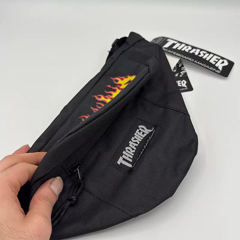 بادی بگ یا کیف ترشر Thrasher مدل کج استایل مشکی — تصویر ۲