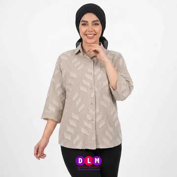 شومیز نخی زنانه طرح برجسته آستین سه‌ربع | فری سایز کرم و نسکافه‌ای — تصویر ۳