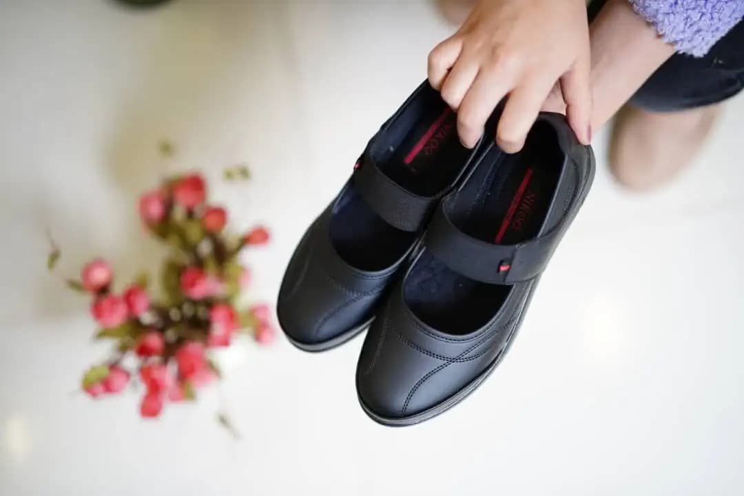 کفش طبی داروخانه ای (مشکی) کد 4542 — تصویر ۴