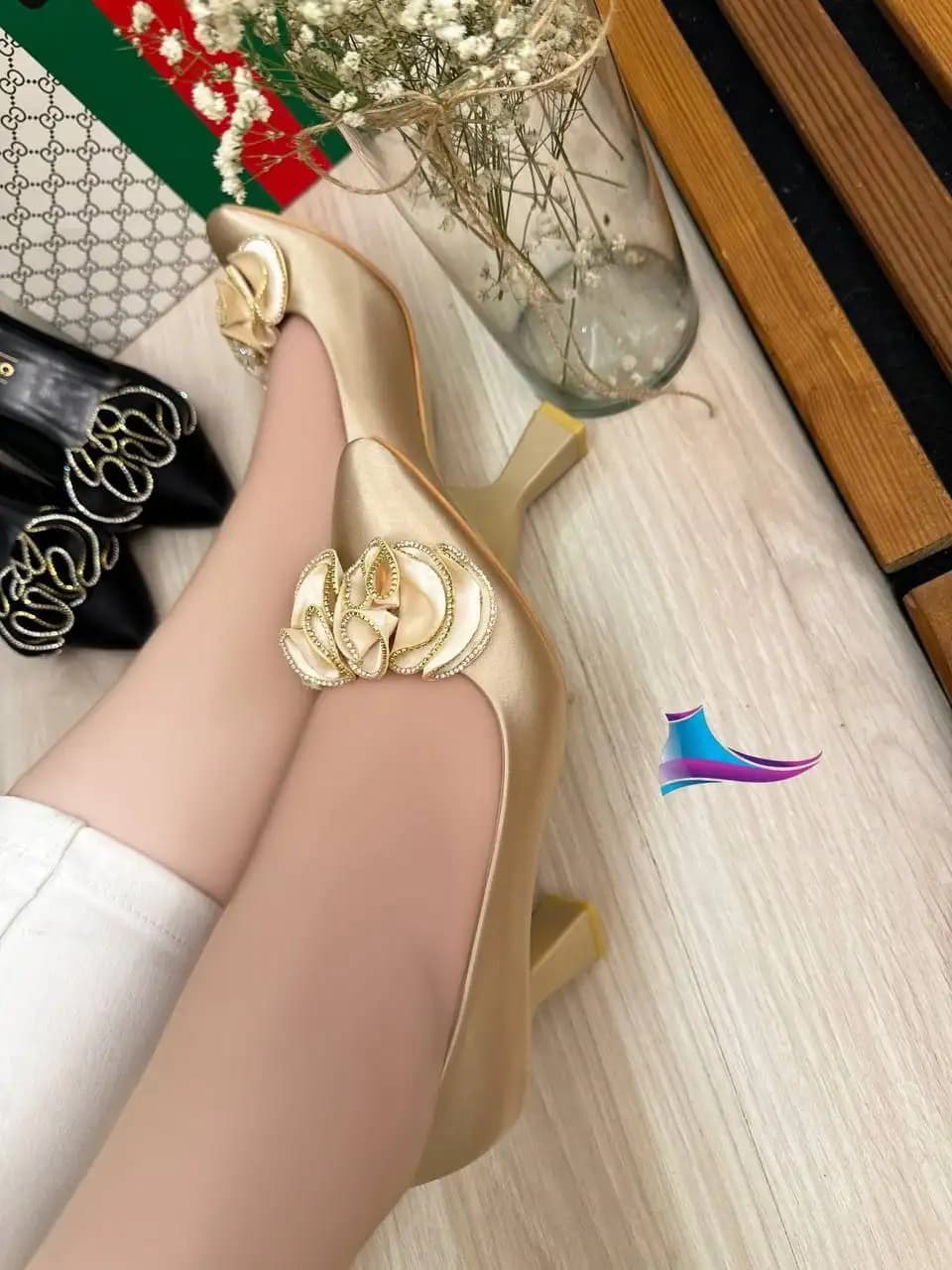 کفش مجلسی گلدار (طلایی) کد 4537