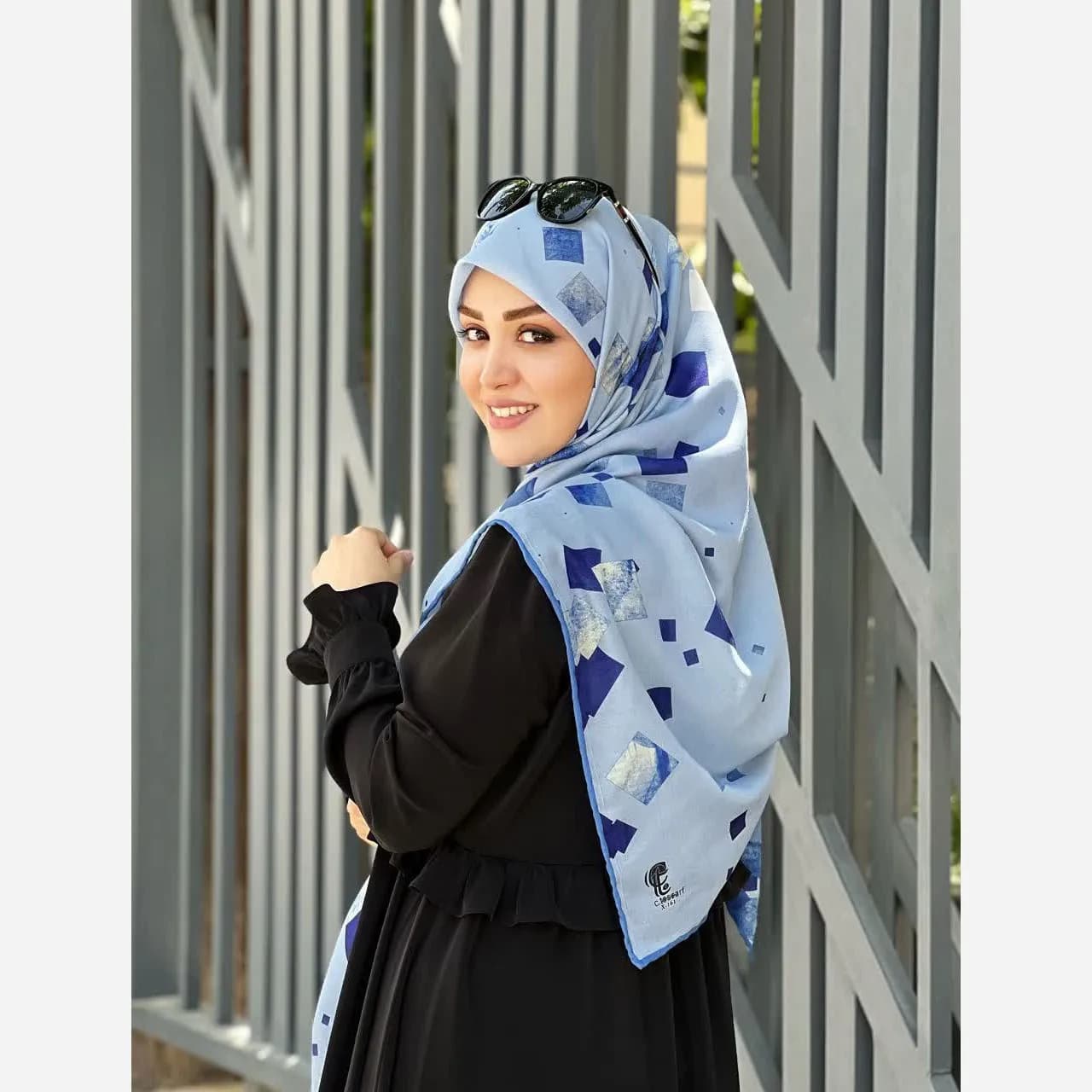 روسری نخ کاستوم طرح باران سایز 140 آبی هندسی اسپرت — تصویر ۱۰