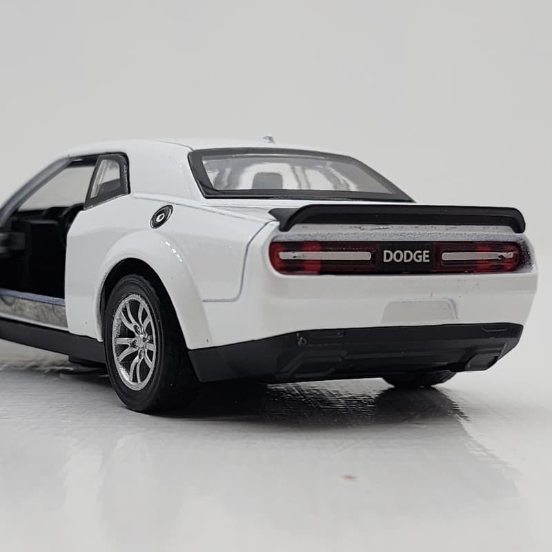 ماشین بازی ناب سل مدل فلزی عقب کش DODGE CHALLENGER SRT — تصویر ۲