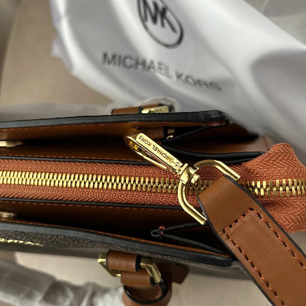 کیف مایکل کورس Michael Kors Brown Hope Signature Satchel — تصویر ۶