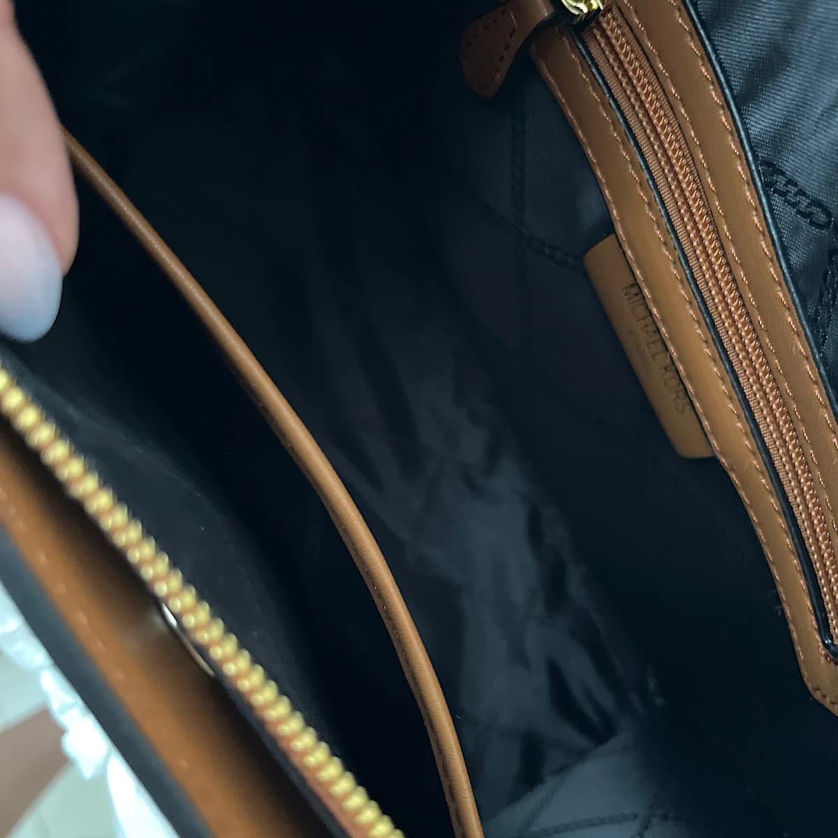 کیف مایکل کورس Michael Kors Brown Hope Signature Satchel — تصویر ۳