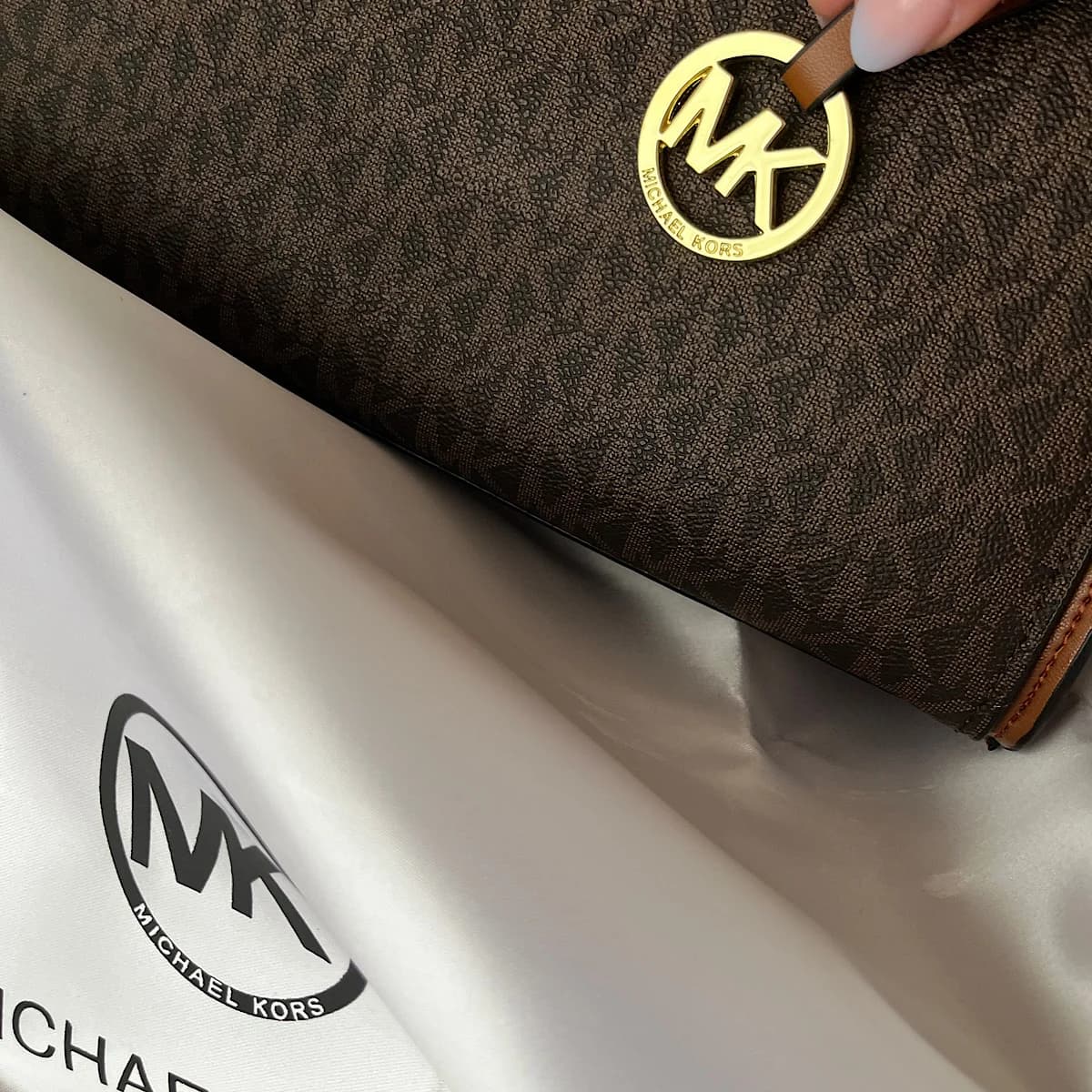 کیف مایکل کورس Michael Kors Brown Hope Signature Satchel — تصویر ۵