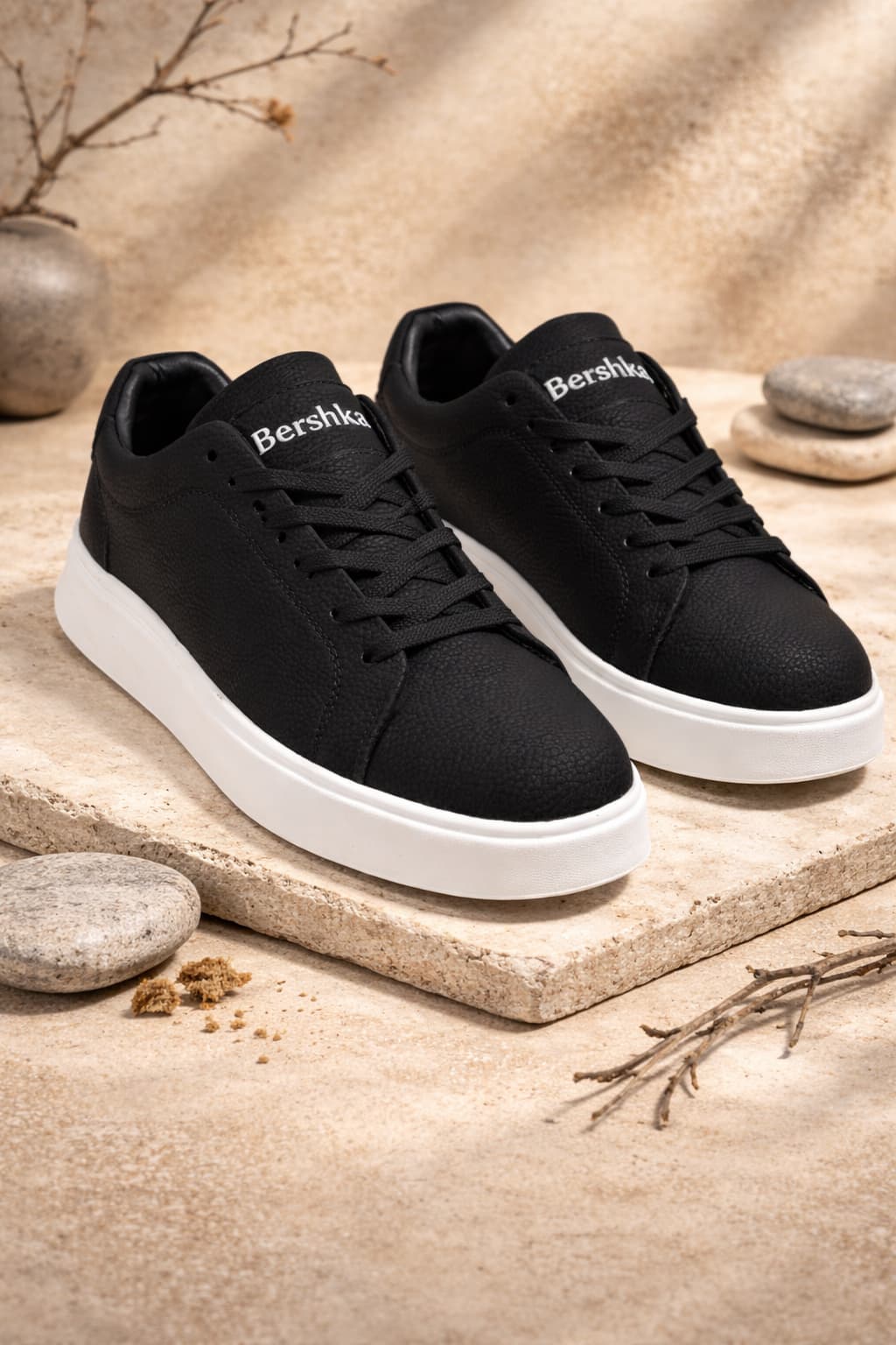 ونس 220214 BERSHKA مشکی