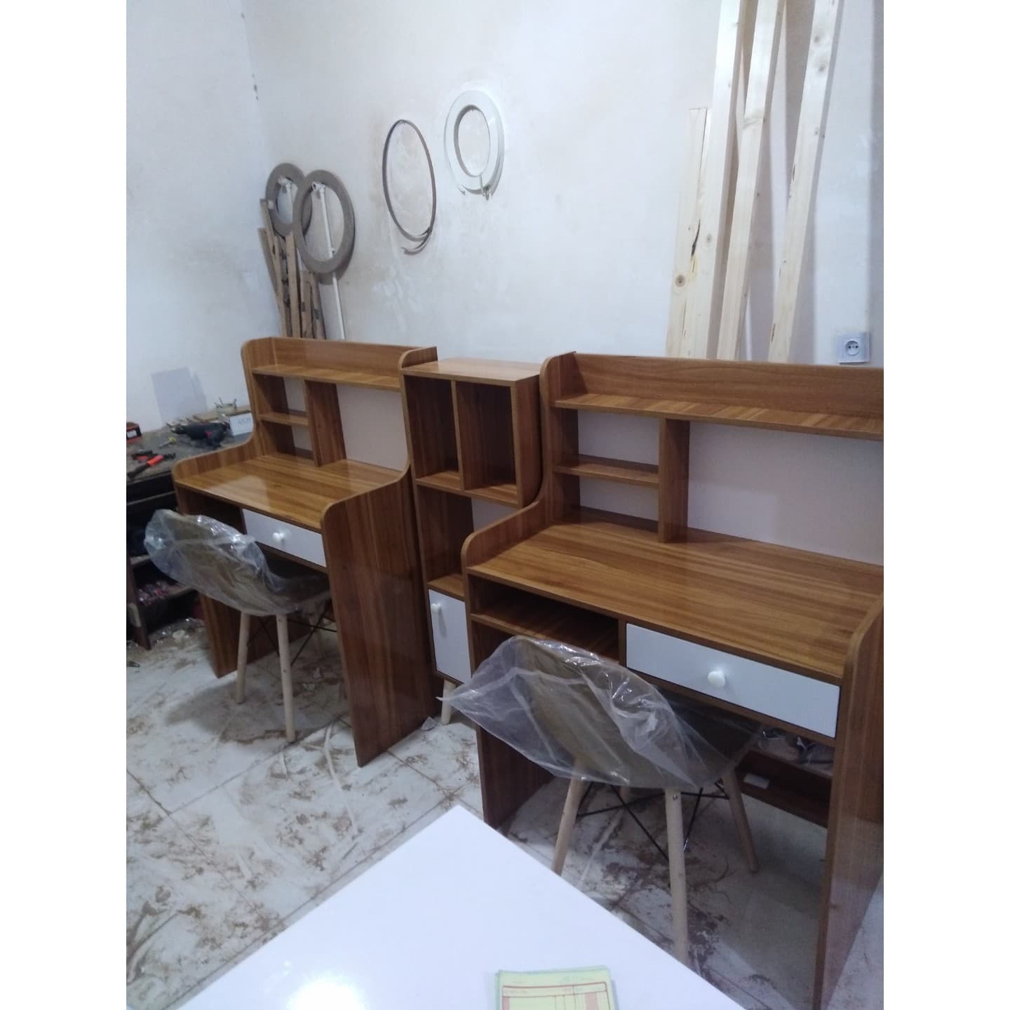 میز تحریر پویا فیلبندشاپ مدل 833454 — تصویر ۲