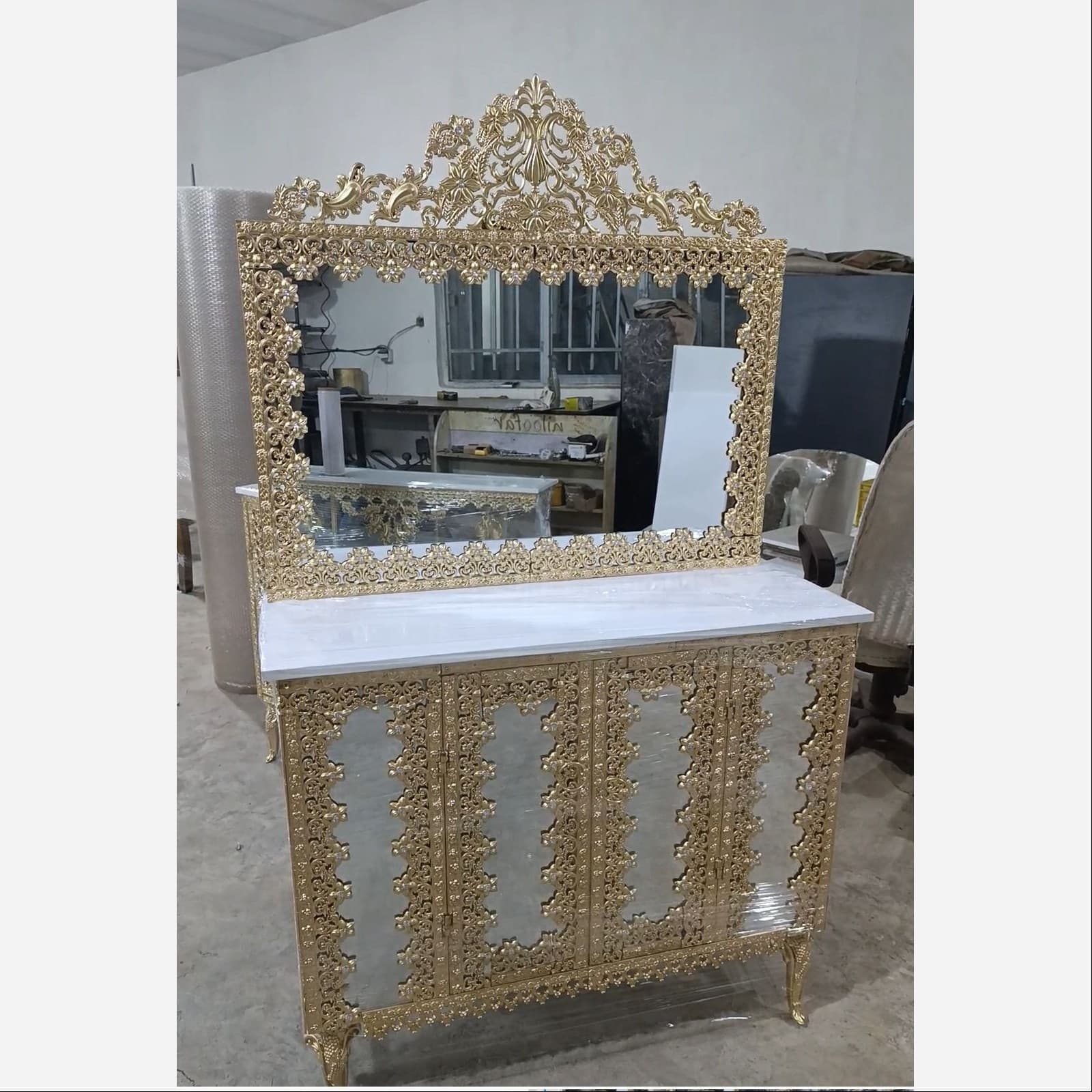 اینه کنسول الیاژ رنگ ثابت فیلبندشاپ مدل 833452 — تصویر ۲