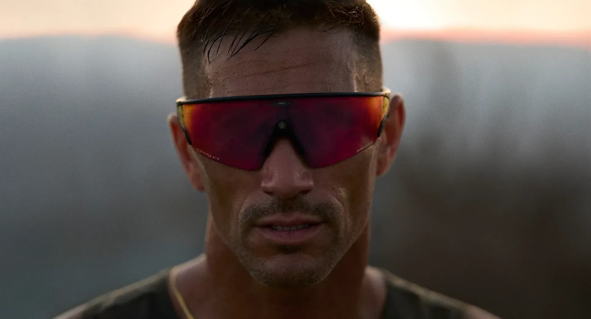 عینک هوشمند Oakley Meta مدل Vanguard فریم مشکی لنز جاده ای پرایزم — تصویر ۵